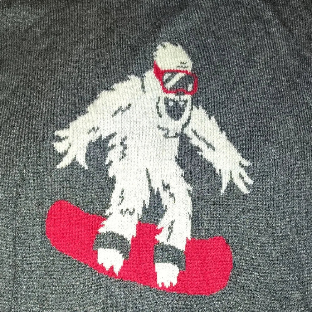 The Children's Place Gray Sweater with Snowboarding Yeti EUC Size Large 10/12